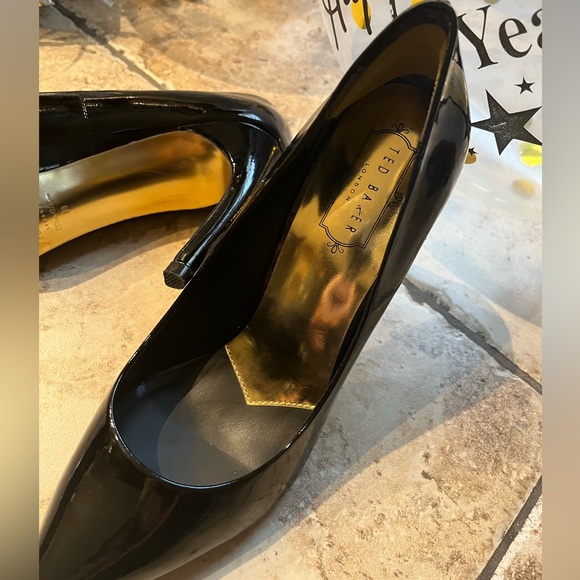 Ted Baker London Savio Pointed Toe Pumps - Picture 8 of 15